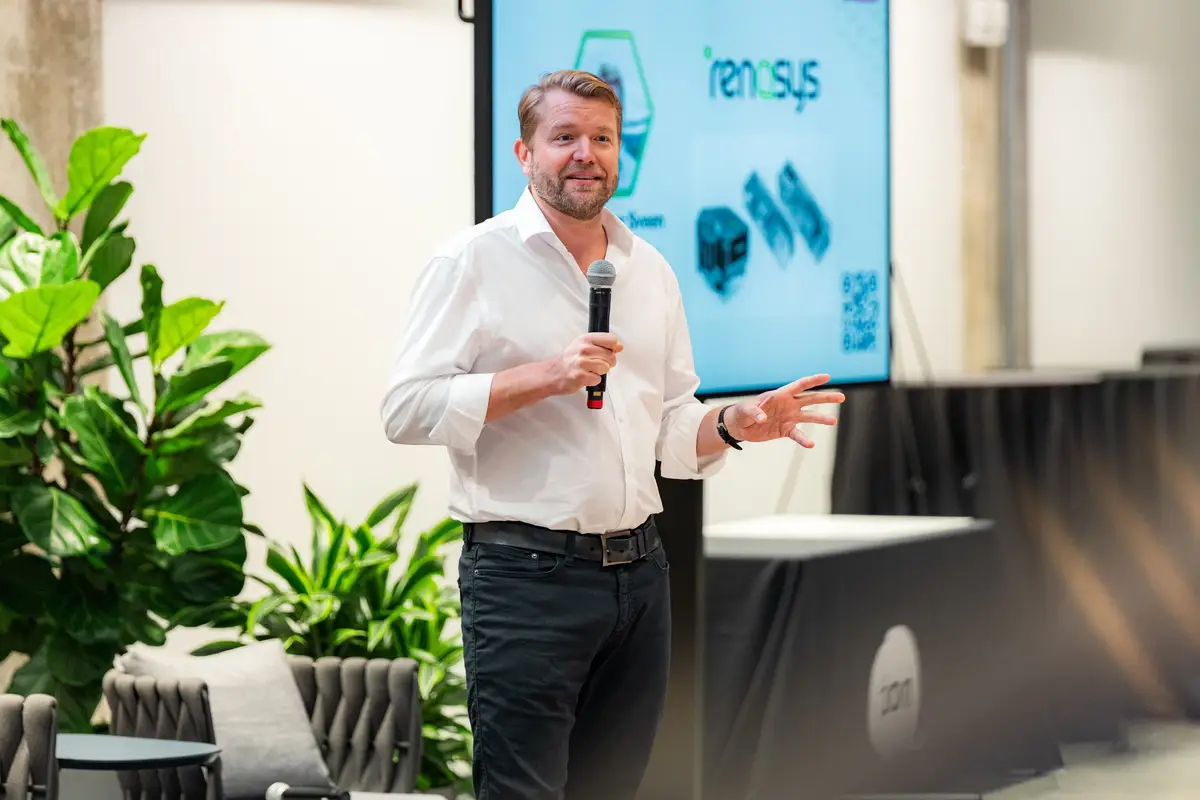 Renasys pitching in Houston