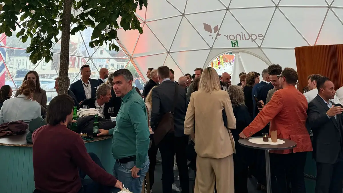 A full tent at Vågen during ONS